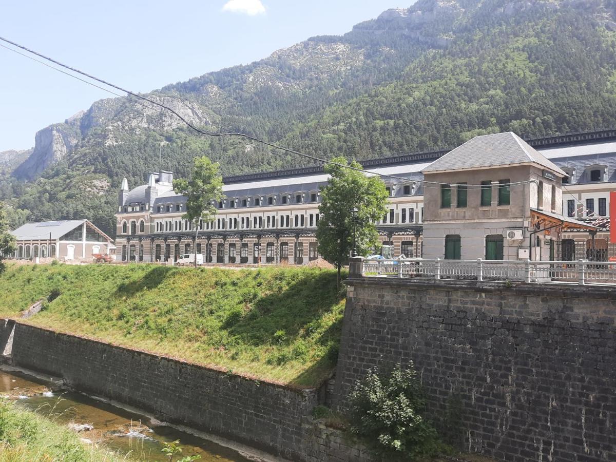 Acogedor Y Calido Con Vistas A La Montana Canfranc